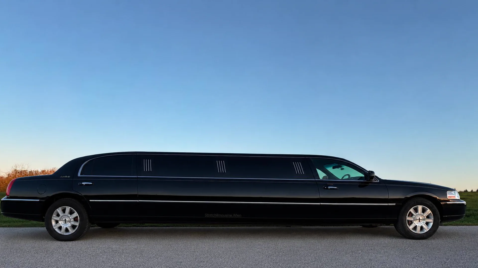 Black Star Stretchlimousine für die Nightlife-Tour